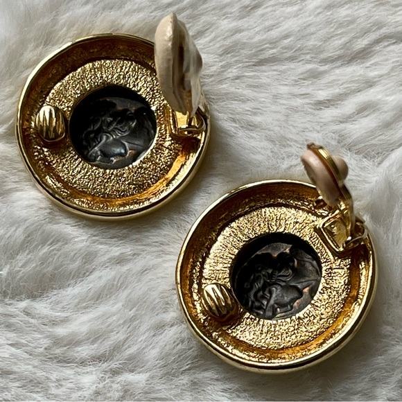 RARE FIND | VTG | Roman Head Bezel Set Bold Large Coin Clip on Earrings - Picture 2 of 6